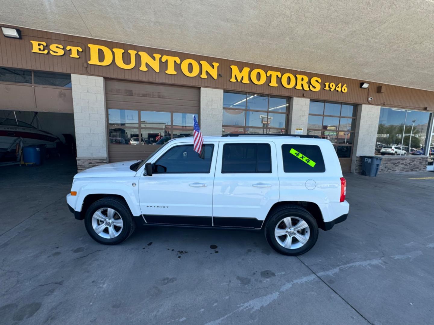 2015 White Jeep Patriot (1C4NJRBB4FD) , located at 2190 Hwy 95, Bullhead City, AZ, 86442, (928) 704-0060, 0.000000, 0.000000 - Photo#6